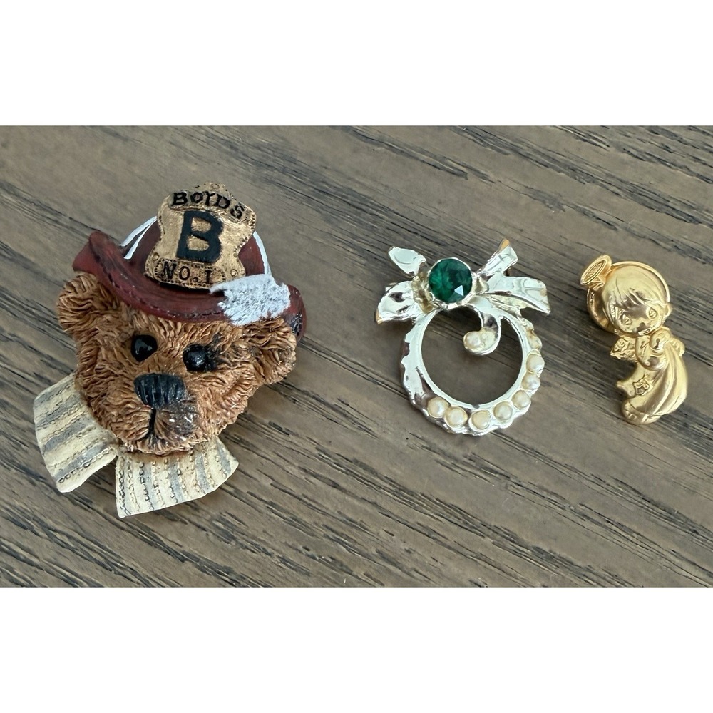 Vintage Brooch Lot Boyds Bear Precious Moments Wreath Pin Gold‎ Tone Kitsch
